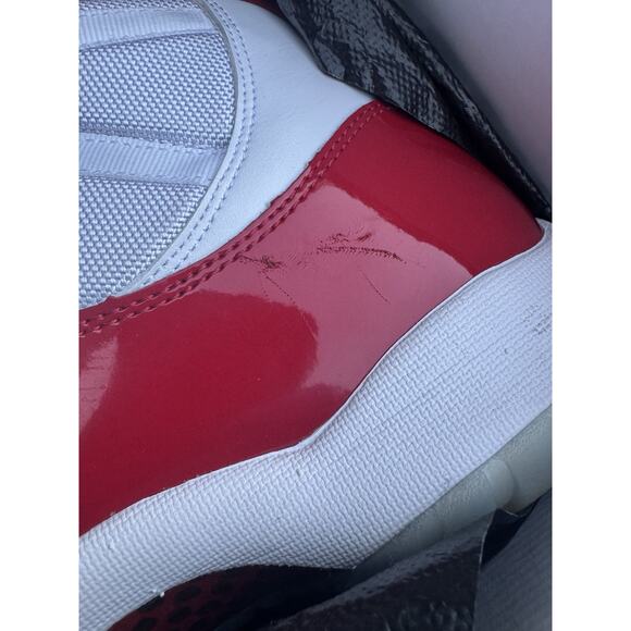 Air Jordan 11 Retro Red/White Size 9.5 CT8012 16 Pre Owned Original Box main image 8